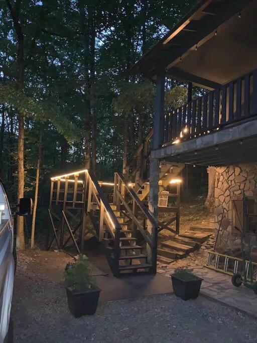 Holiday home Buckner's Getaway! Close To Town, And River!