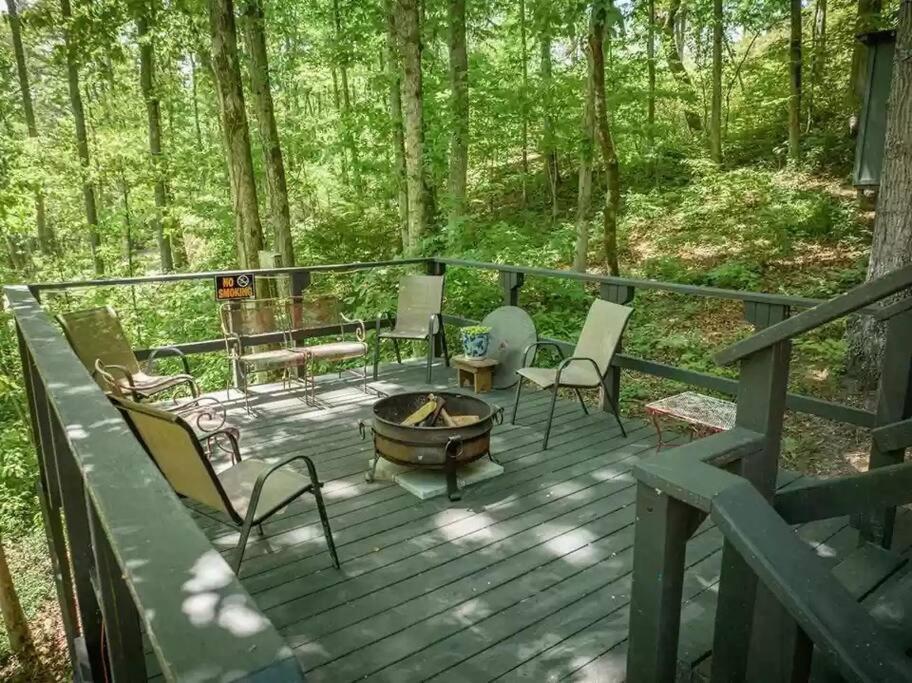Buckner's Getaway! Close To Town, And River! Holiday home Bryson City